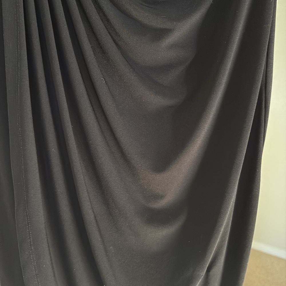 Connected Elegant Black Dress - Picture 4 of 6